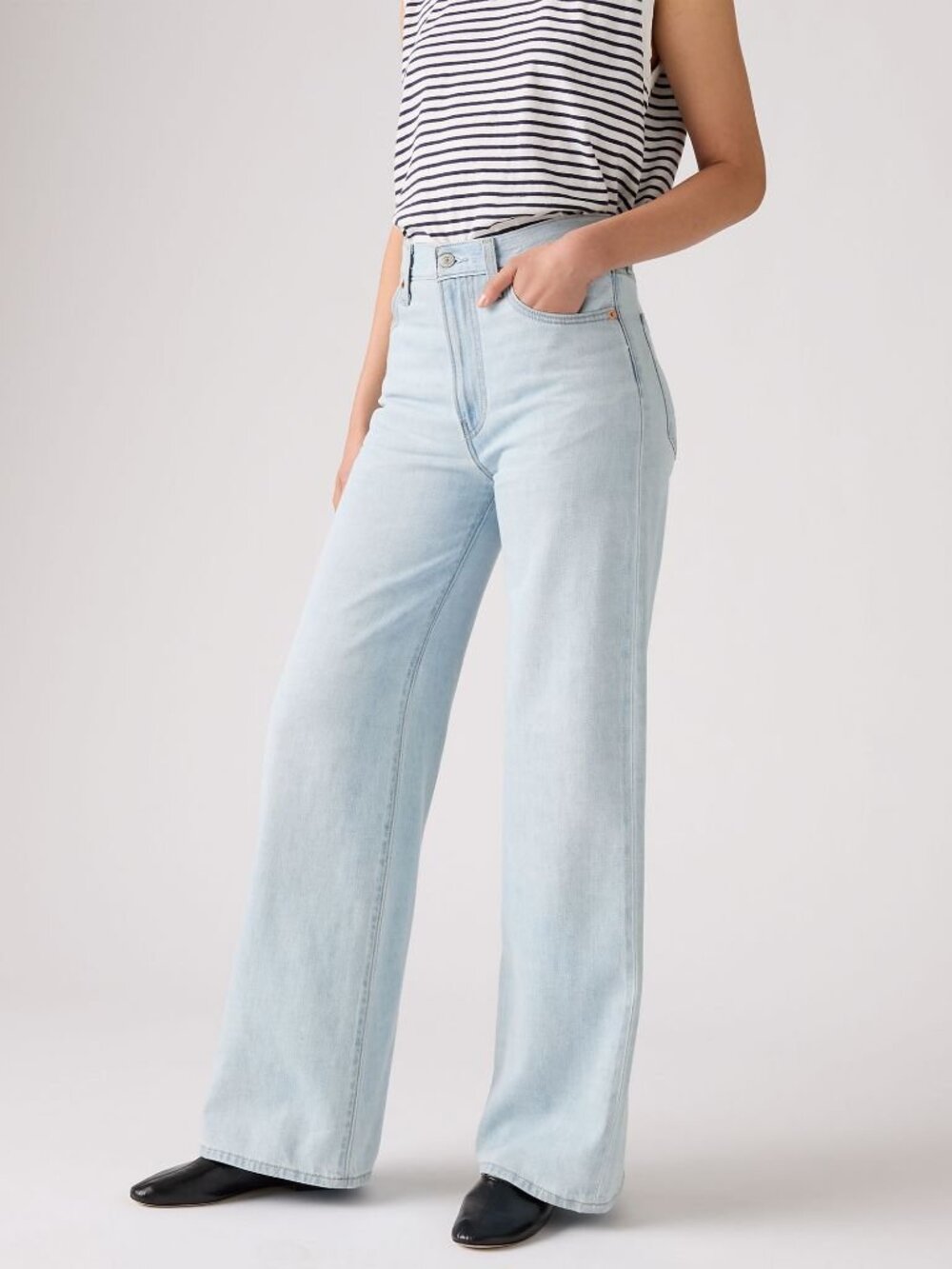 Levi’s Premium Ribcage Wide Leg Jeans Far And Wide Light Wash | Size 26 - Picture 1 of 11
